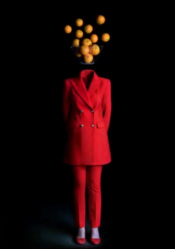 Ceci n’est pas un bol de fruits avec des oranges